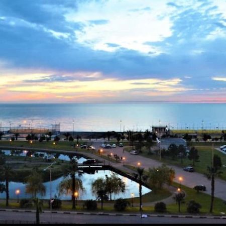 Gorgiladze Black Sea Apartment บาทูมิ ภายนอก รูปภาพ