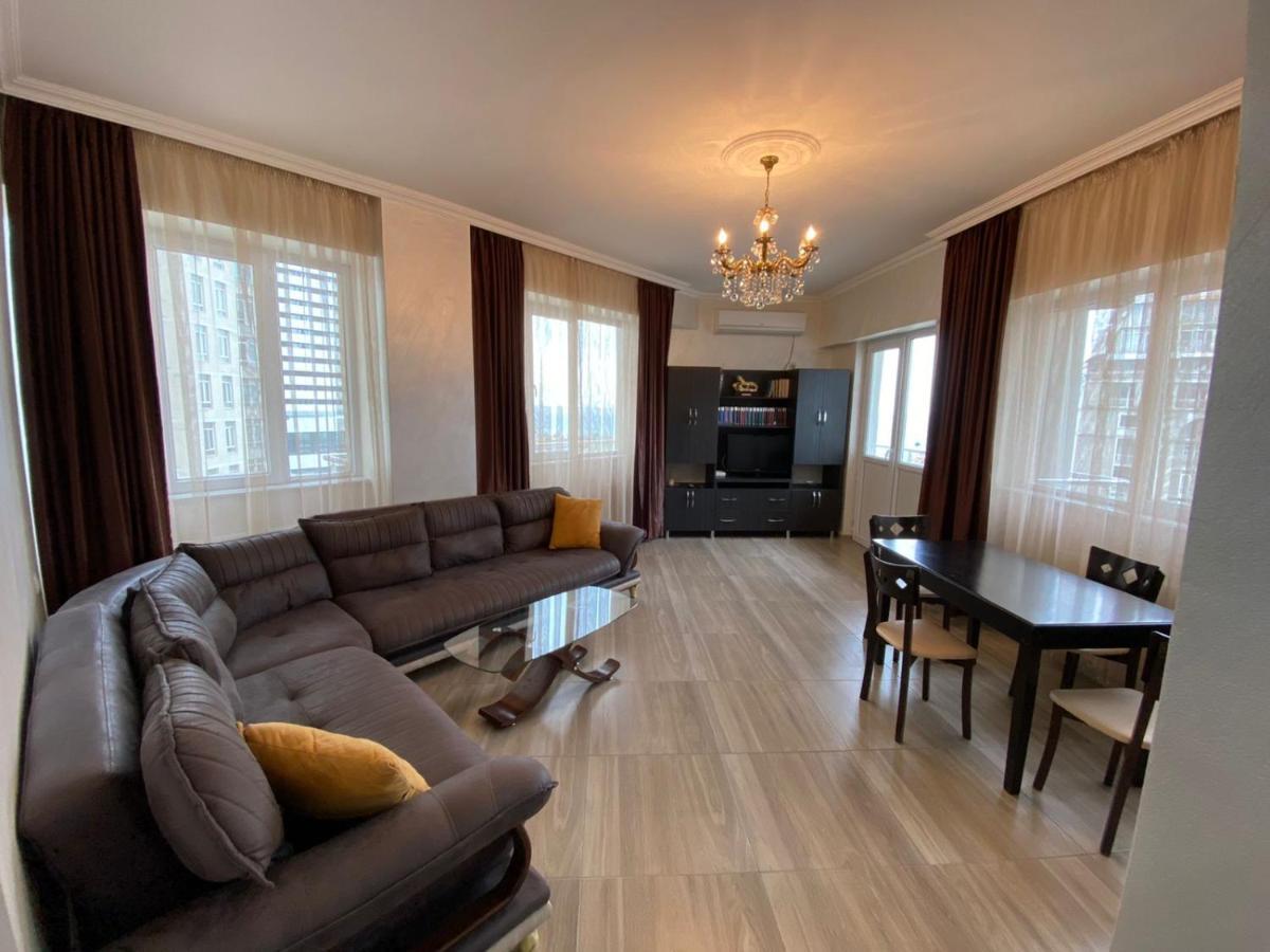Gorgiladze Black Sea Apartment บาทูมิ ภายนอก รูปภาพ